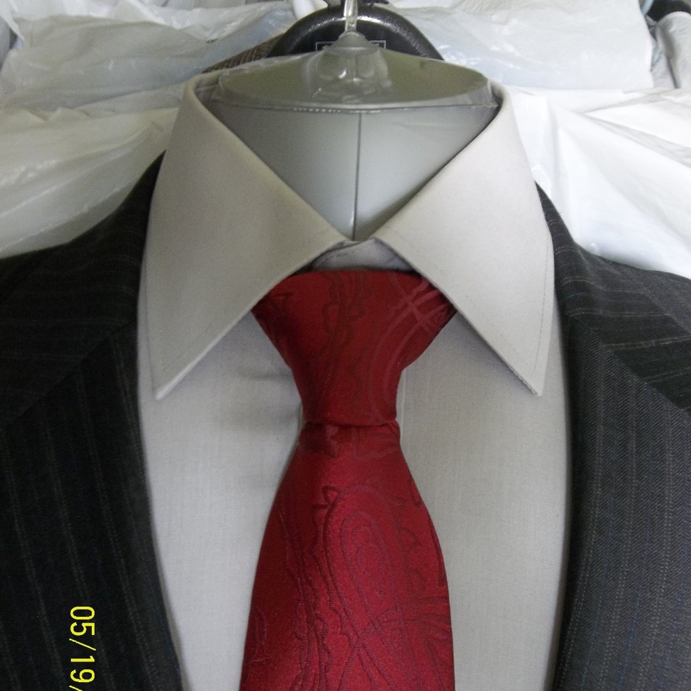 Soto33-42- Jos A Bank Gray Multi Color Stripe Suit